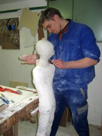 Skulpturen fr neues Gemeindehaus