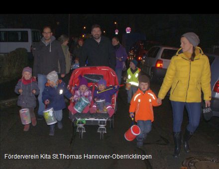 Kita St. Thomas: KiTa-Kids erobern die Nacht beim Laternenumzug