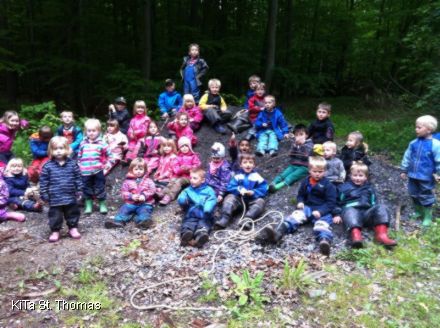 Statt Malen und Basteln standen für die KiTa-Kids lange Streifzüge durch den Wald auf dem Programm
