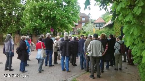 Der SPD-Ortsverein hatte zu einem Rundgang in Ricklingen eingeladen