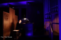 Winfried Dahn an der Lobback-Orgel (Foto: Thilo Wendel)