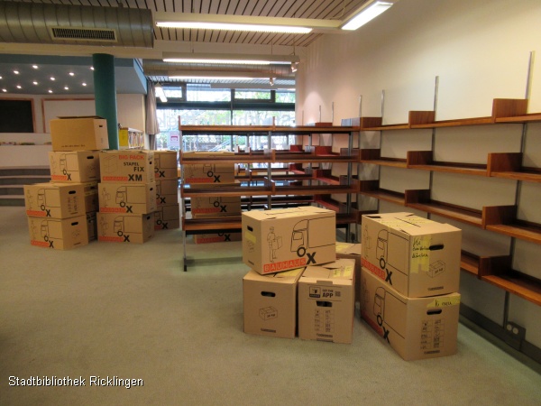 Die Stadtbibliothek Ricklingen wird mit neuen Möbeln ausgestattet