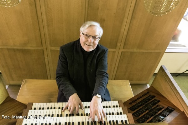 Organist Winfried Dahn (Foto: Manfred Zimmermann)